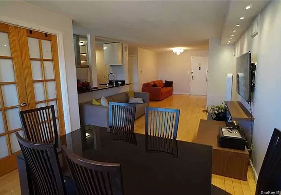 4th image of 118-18 Union Tpke APT 18H