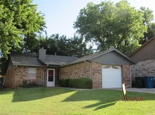 1025 Parkview Dr, Midwest City, OK 73110