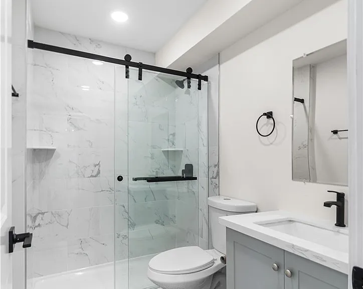 523 W 12th St #5 — Photo 12