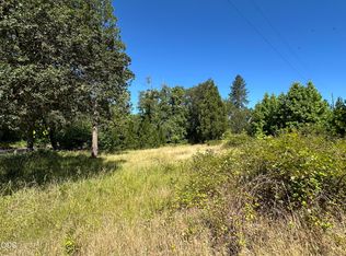 1901 Hamilton Ln, Grants Pass, OR 97527