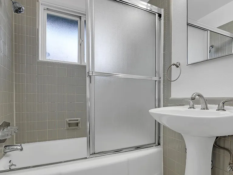 1607 Manning Ave #6 — Photo 21