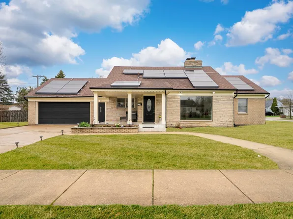 84 S Weston Ave, Elgin, IL 60123