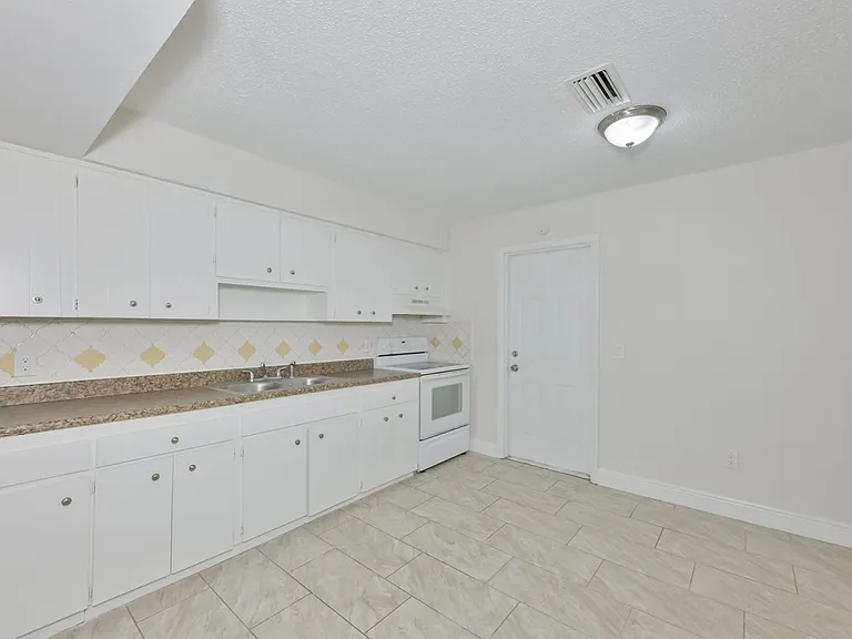 15616 Avalon Ave #1 — Photo 8