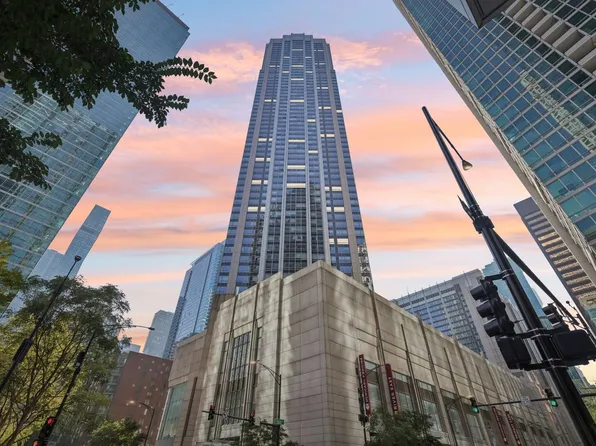 512 N McClurg Ct APT 3808, Chicago, IL 60611