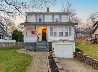 41 Glendale St, Weymouth, MA 02188