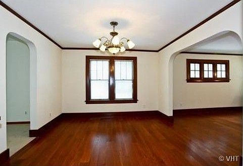 5th image of 446 S Elmwood Dr