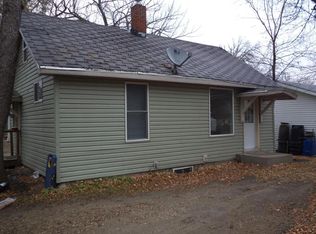 717 1/2 1st Ave SE, Minot, ND 58701
