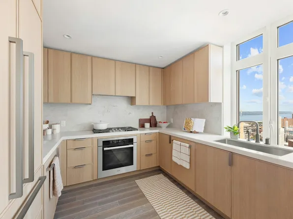 543 West 122nd Street image 3 of 15