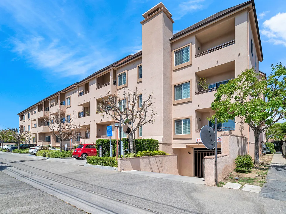 1301 N. Hollywood Way