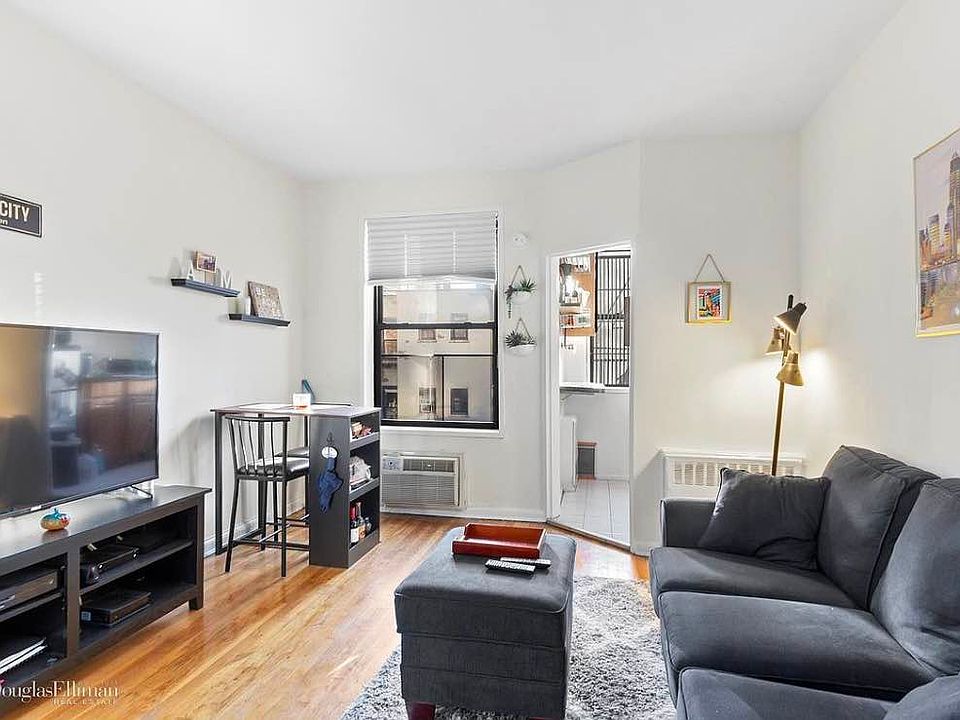 1st image of 320 E 90th St #5