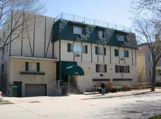1576 N Warren Ave, Milwaukee, WI 53202