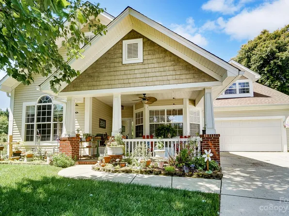 3706 Autumn Gold Ct, Charlotte, NC 28278