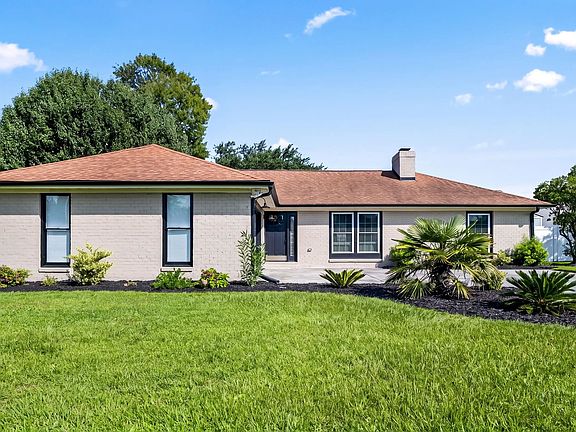 2nd image of 1008 Plantation Dr.