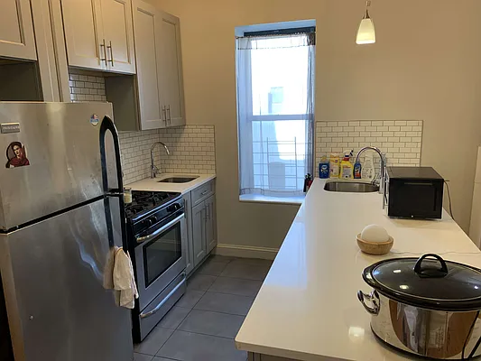 Rented by Mdays Realty | media 28