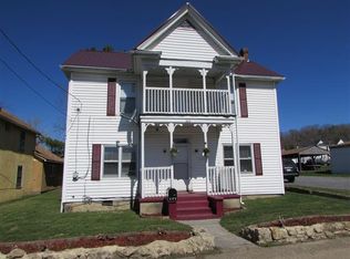 322 E Cherry St, Covington, VA 24426