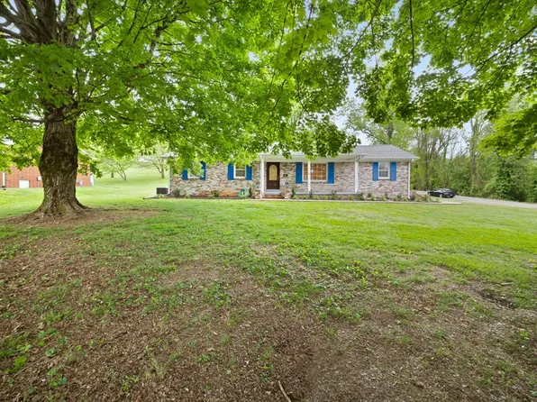 801 Apple Dr, Livingston, TN 38570