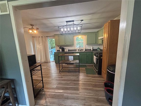 5th image of 1410 Ridgeway Dr