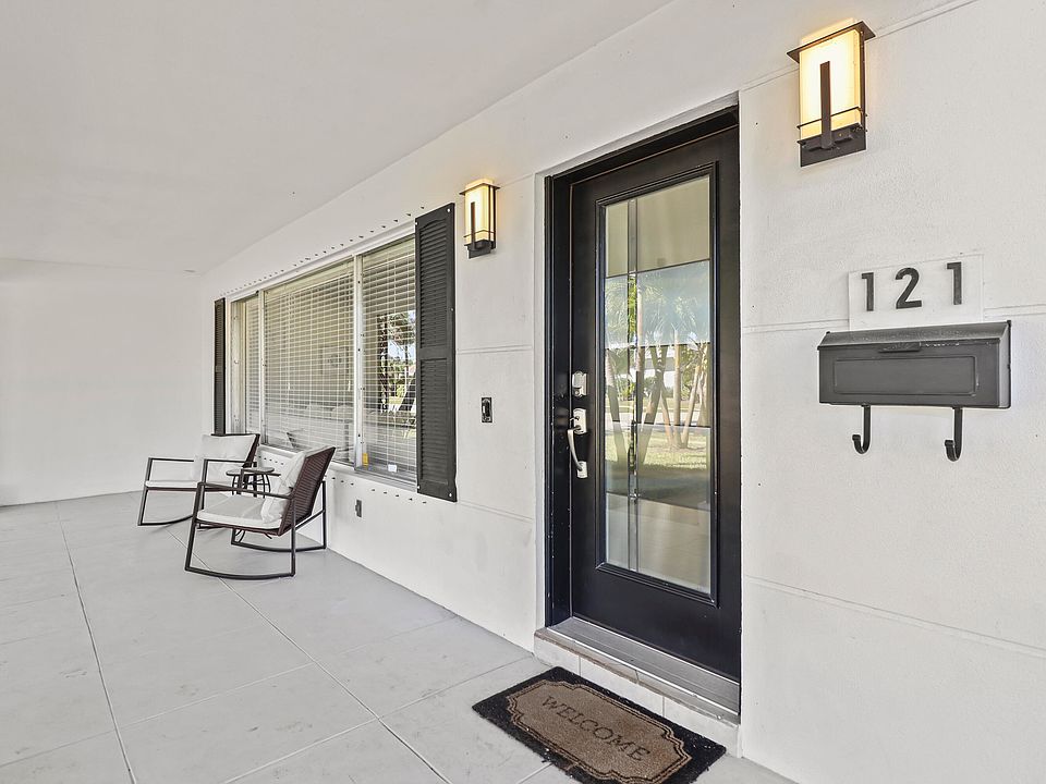 1st image of 121 Duke Dr
