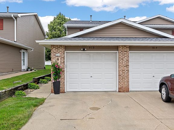 3rd image of 919 Grand Avenue Ct