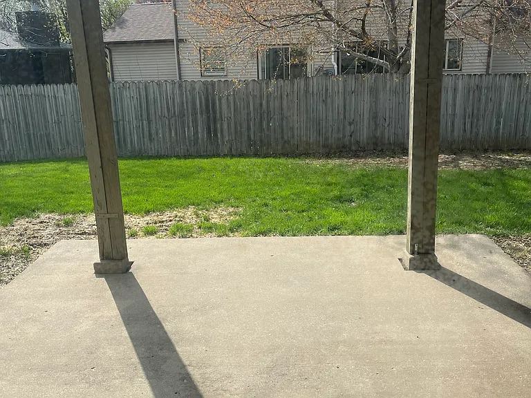 1468 Eastview Dr — Photo 17