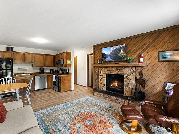 2nd image of 90 Stella Ln #206
