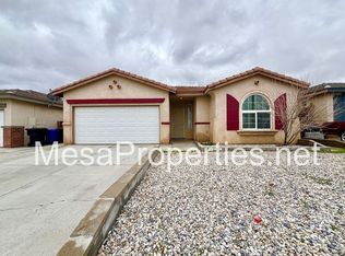 12261 Luna Rd, Victorville, CA 92392