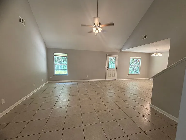 134 Kristins Dr — Photo 4