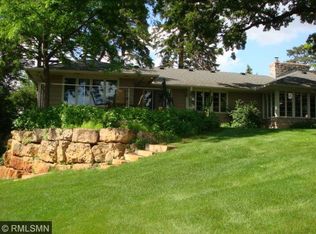 3015 Overlook Dr, Bloomington, MN 55431