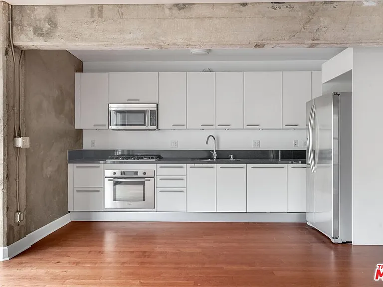 416 S Spring St #608 — Photo 13