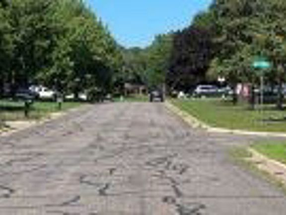 Exterior Neighborhood (street photo)