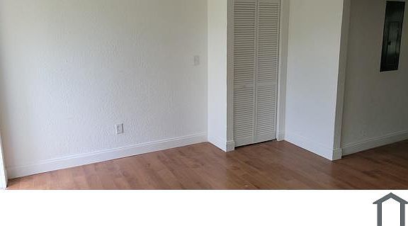 4th image of 332 NW 53rd St #33137