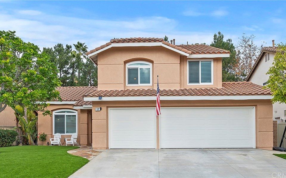 1st image of 17 Grandbriar