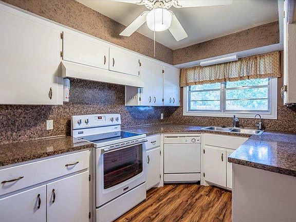 5th image of 7 Inwood Dr #A
