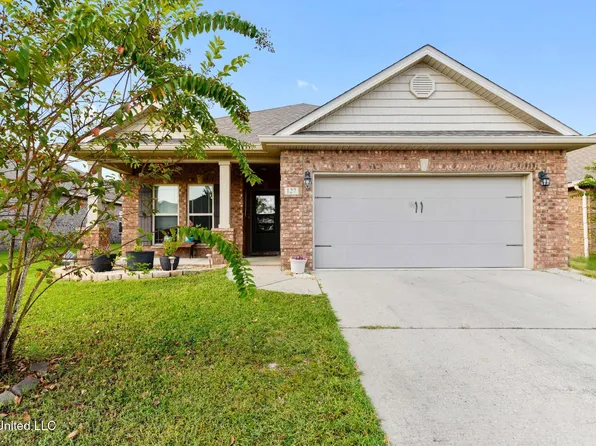 127 Clear Springs Cir, Ocean Springs, MS 39564