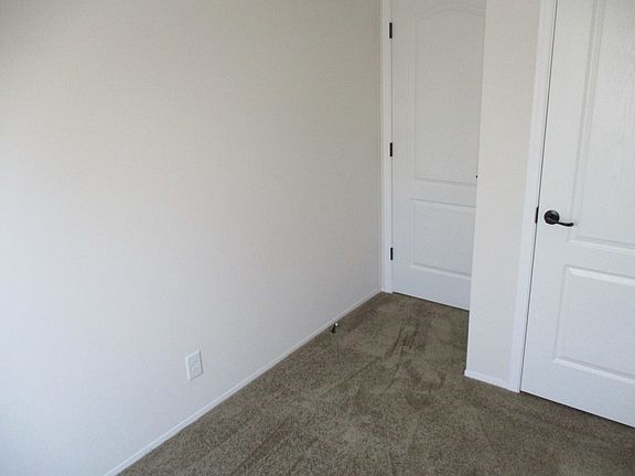 5th image of 2 Willow Dr #109