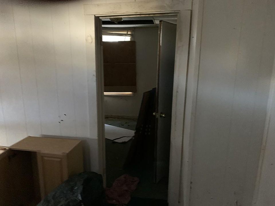 2nd image of 18-20 Aspen St
