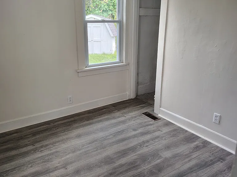 415 1/2 Brownell Ave — Photo 19