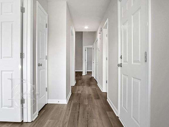 3rd image of 513 Lanesborough Dr
