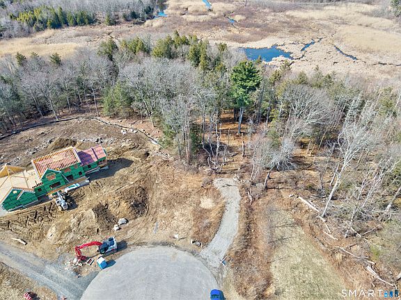 5th image of Meadowcrest Drive North