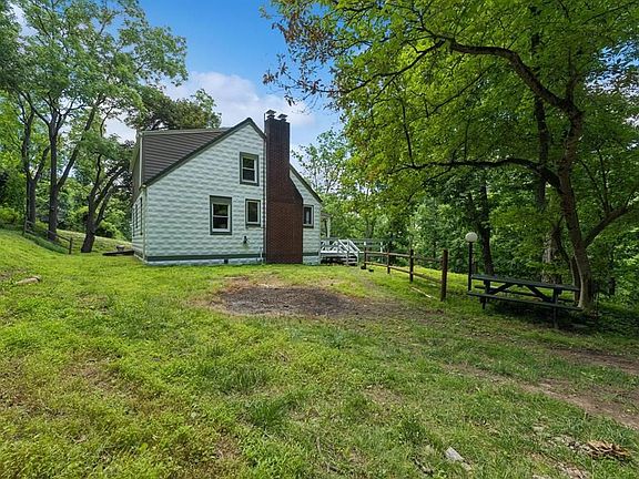 4th image of 383 Lakeview Dr