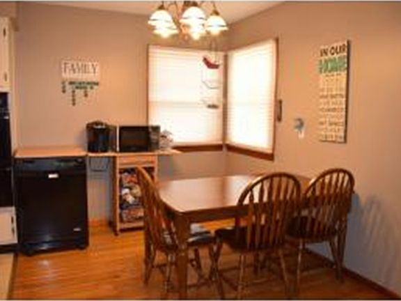 DINING ROOM - HARDWOOD FLOOR