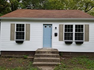 761 12th St, Charleston, IL 61920