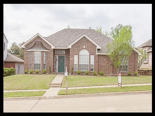 1st image of 2306 Woodglen Dr