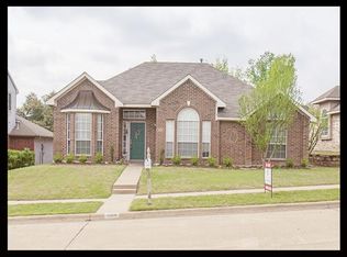 2306 Woodglen Dr, Garland, TX 75040