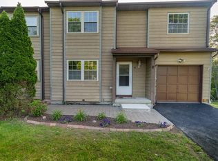 41 Hamlet Ct, Wappingers Falls, NY 12590