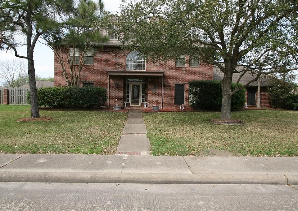 1st image of 902 26th Ave N
