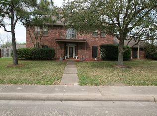 902 26th Ave N, Texas City, TX 77590