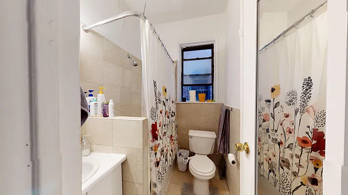 Rented by Bond New York | media 4