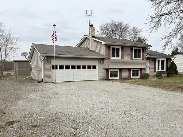 525 William G Dr, Capac, MI 48014