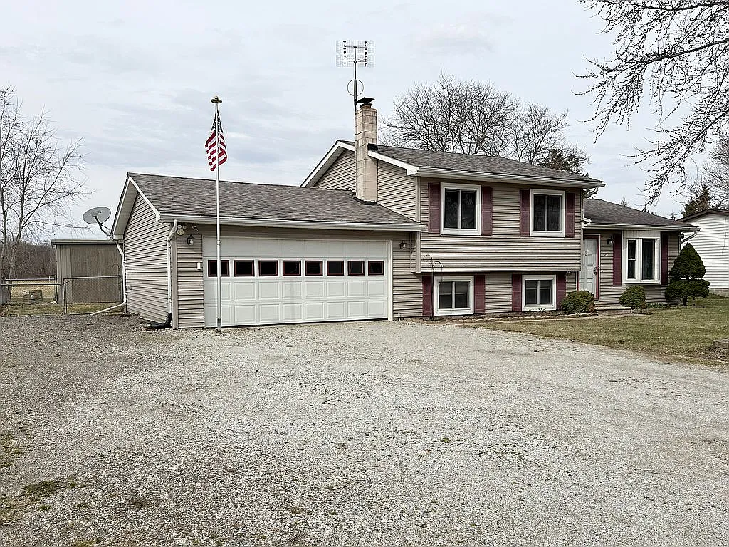 525 William G Dr photo 1
